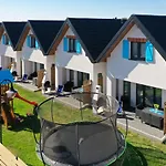 Letniskowe Nadmorski Relax 假日公园 Jastrzębia Góra